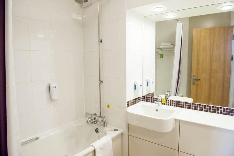 Premier Inn Lichfield North East Экстерьер фото